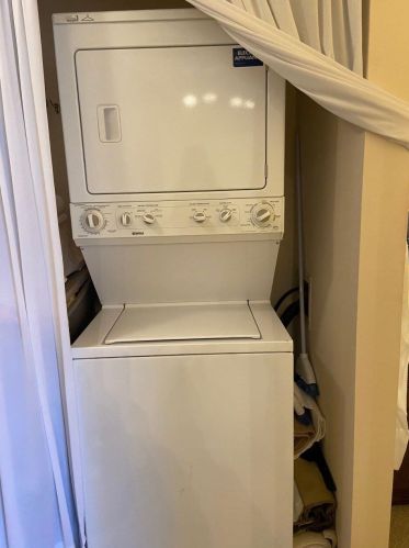 9031 Park Plaza Ct, Milwaukee WI 53223-2124 exterior