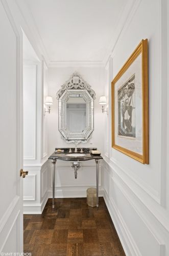 1521 State Pkwy, Chicago IL 60610-1613 exterior