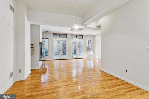 730 Bainbridge St, Philadelphia PA 19146-1807 exterior