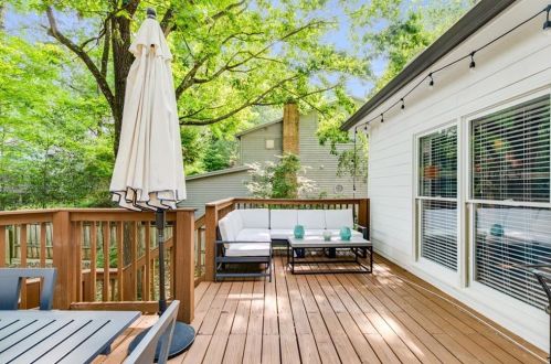 2884 Cravey Dr, Atlanta GA  30345-1420 exterior