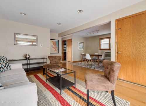 4912 Berteau Ave, Chicago, IL 60641-1633