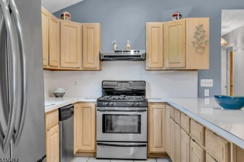 130 Old York Rd, Bridgewater NJ 08807-2686 exterior