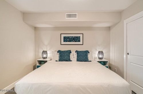 8007 7th Ave, Phoenix AZ  85021-5613 exterior