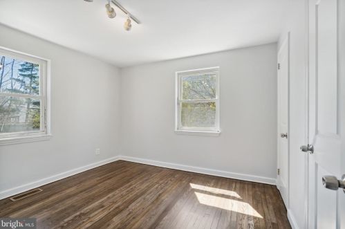 13 Dorann Ave, Princeton NJ 08540-3906 exterior