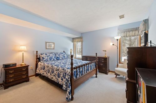 2235 Meadowglen Dr, Grand Rapids MI 49505-6302 exterior