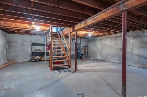 680 Sycamore Ave, Bohemia NY 11716-1725 exterior