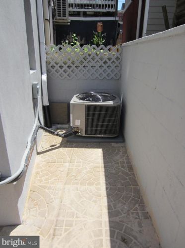 934 2nd St, Philadelphia PA 19122-0033 exterior