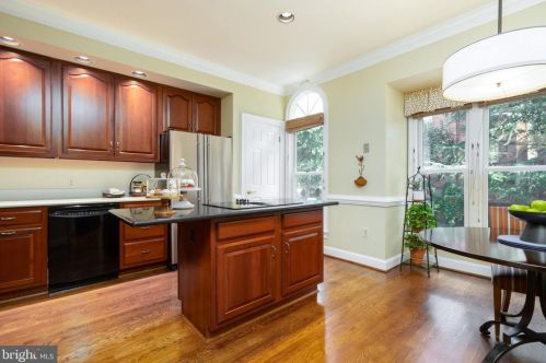 1532 Hampton Hill Cir, Mc Lean VA  22101-6020 exterior