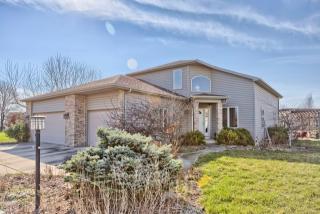 1107 Prestwick Pt, Champaign IL  61822-8515 exterior