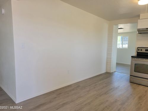 4941 La Cholla Blvd, Tucson AZ  85705-1260 exterior