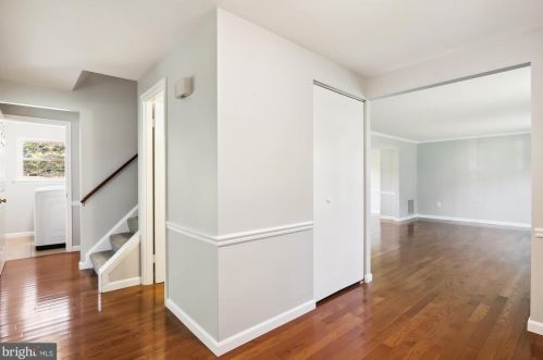 15829 Buena Vista Dr, Rockville MD  20855-2659 exterior