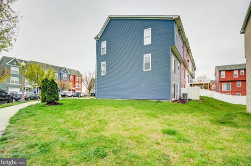 5035 Kimi Gray Ct, Washington DC  20019-5917 exterior