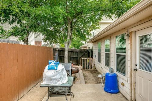 9945 Crystal Vly Way, Dallas TX 75227-5235 exterior