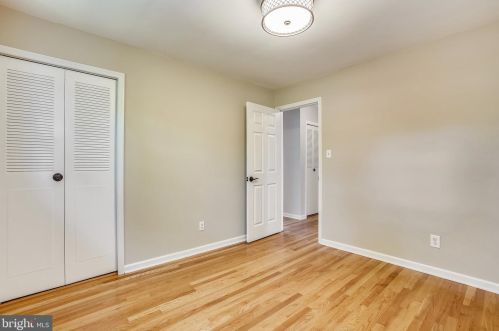 2232 Candlewood Dr, Alexandria VA 22308-1507 exterior