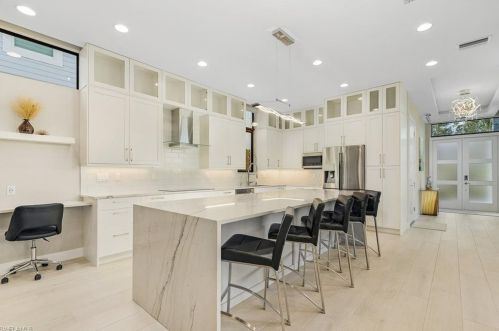 601 91 Ave, Naples FL 34108-2426 exterior