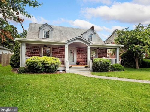 121 Normandy Dr, Silver Spring, MD 20901-3032