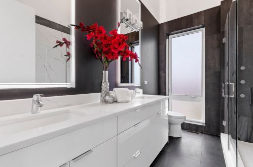 3901 Lake Park Ave, Chicago IL  60653-2522 exterior