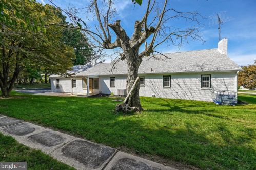 1076 Beck Ml Rd, Hanover PA 17331-9752 exterior