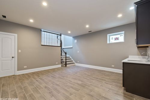 4317 Calumet Ave, Chicago IL 60616-3934 exterior