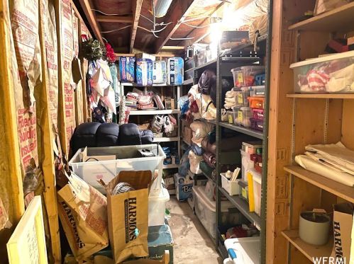 195 Shelly Louise Dr, Sandy UT 84070-4212 exterior