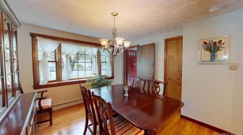 6 Hummingbird Ln, Enfield CT 06082-5709 exterior