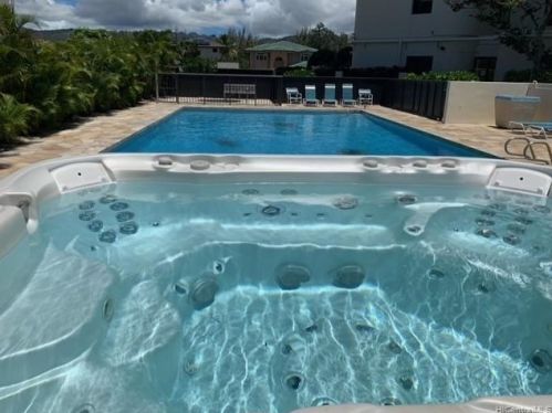 990 Ala Nanala St, Honolulu HI 96818-2967 exterior