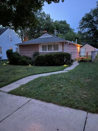 6032 39, Milwaukee WI 53221-4539 exterior