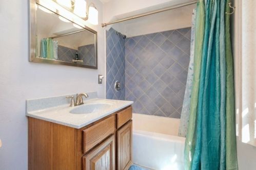 119 Bridle Path Rd, Springfield MA 01118-1846 exterior