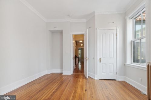 2010 Hillyer Pl, Washington DC 20009-1006 exterior