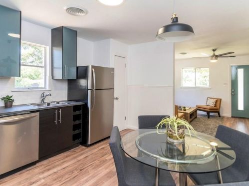 7311 Eastcrest Dr, Austin TX  78752-2452 exterior