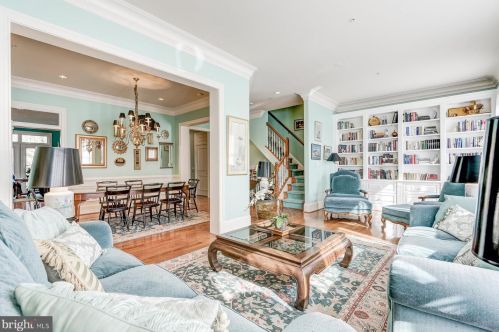 12561 Ansin Cir Dr, Rockville MD 20854-6912 exterior