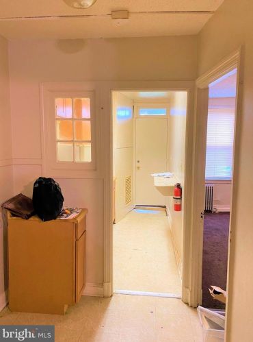 231 Oakwood St, Washington, DC 20032-1728