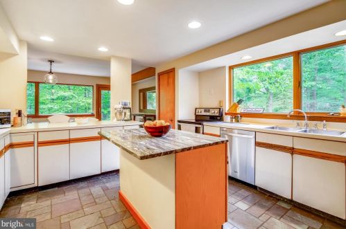 1206 Bryan Pt Rd, Accokeek MD 20607-9619 exterior