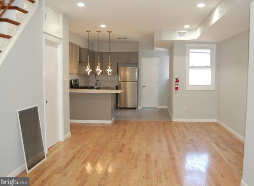 5937 Leithgow St, Philadelphia PA 19123-2127 exterior