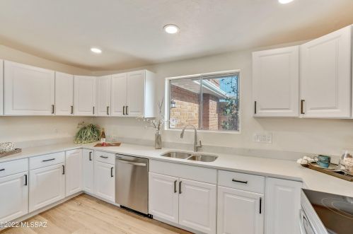 5936 Hawthorne St, Tucson AZ  85711-1528 exterior