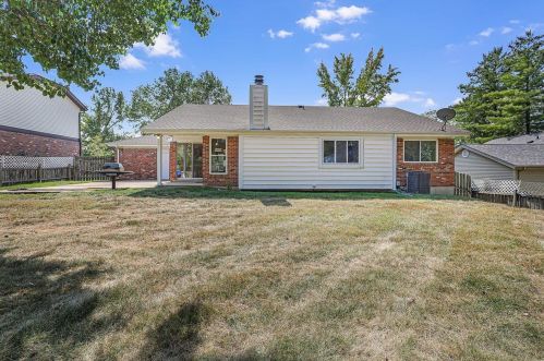 2755 Meramar Dr, Saint Louis MO 63129-5639 exterior