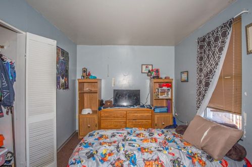 22 Loring St, Springfield MA 01105-2433 exterior