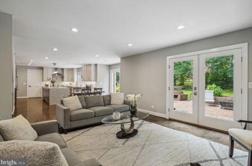 8819 Victory Ln, Rockville MD 20854-3643 exterior