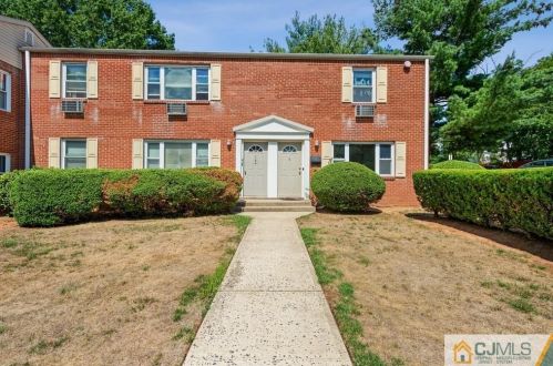 72 Fox Rd, Edison, NJ 08817-4947