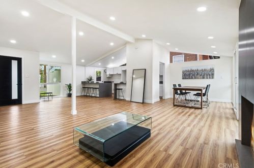 518 Orangethorpe Ave, Fullerton CA  92832-2803 exterior