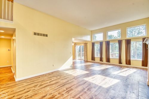 49865 Cranberry Creek Dr, Macomb Township MI  48042-4647 exterior