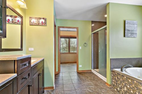 2309 Timberline Trl, Bull Valley IL 60098 exterior