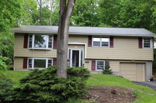 26 Valley Hill Dr, Worcester, MA 01602-2024