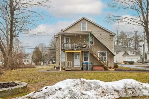 302 Woodbridge St, Manchester CT 06042-2372 exterior