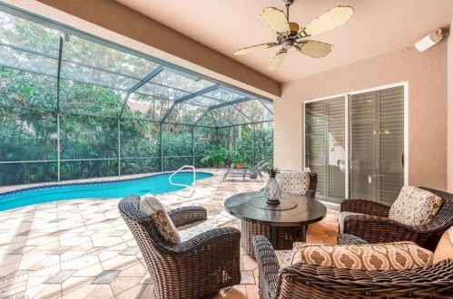 15892 Delaplata Ln, Naples FL 34110-2804 exterior