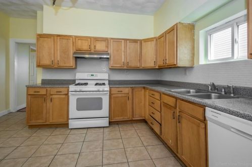 460 Chalkstone Ave, Providence RI 02909-4918 exterior