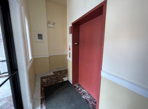 36 Ashland Ave, Chicago, IL 60607-1824