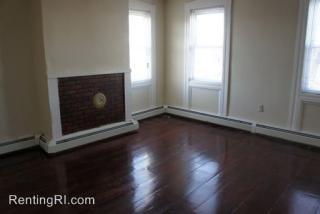 289 Friendship St, Providence RI  02903-4507 exterior