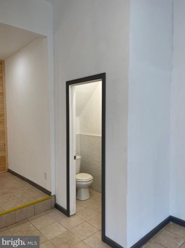 1924 4 St, Philadelphia PA 19122-2206 exterior