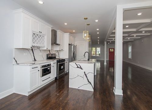 7537 May St, Chicago, IL 60620-2955